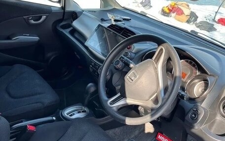 Honda Fit III, 2011 год, 900 000 рублей, 15 фотография