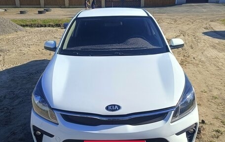 KIA Rio IV, 2018 год, 1 000 000 рублей, 8 фотография