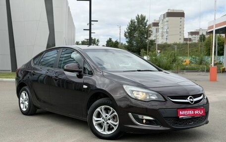 Opel Astra J, 2013 год, 790 000 рублей, 1 фотография
