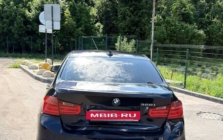 BMW 3 серия, 2012 год, 1 050 000 рублей, 4 фотография