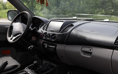 Mitsubishi L200 IV рестайлинг, 2010 год, 1 120 000 рублей, 25 фотография
