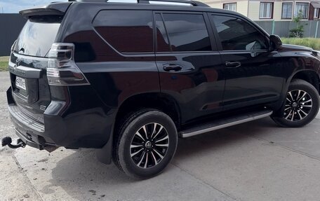 Toyota Land Cruiser Prado 150 рестайлинг 2, 2017 год, 4 250 000 рублей, 3 фотография