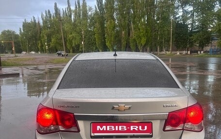 Chevrolet Cruze II, 2013 год, 800 000 рублей, 4 фотография