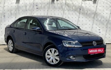 Volkswagen Jetta VI, 2014 год, 1 090 000 рублей, 2 фотография