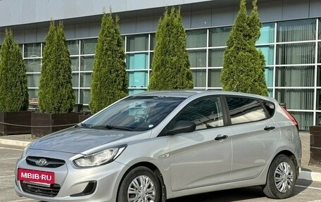 Hyundai Solaris II рестайлинг, 2013 год, 670 000 рублей, 3 фотография