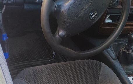 Opel Omega B, 1997 год, 130 000 рублей, 6 фотография
