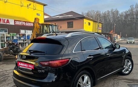 Infiniti QX70, 2015 год, 2 300 000 рублей, 6 фотография