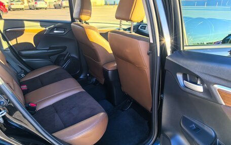 Honda Shuttle II, 2015 год, 1 280 000 рублей, 17 фотография