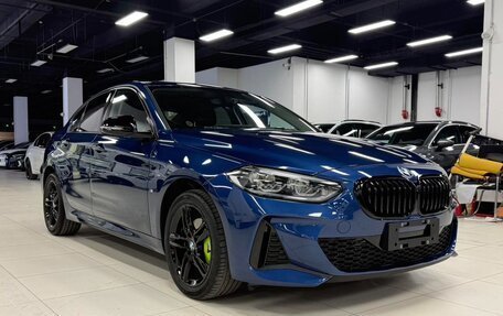 BMW 1 серия, 2022 год, 1 700 000 рублей, 3 фотография