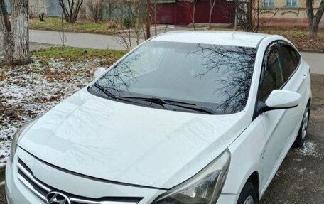 Hyundai Solaris II рестайлинг, 2016 год, 1 005 000 рублей, 1 фотография