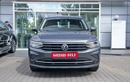Volkswagen Tiguan II, 2021 год, 3 450 000 рублей, 2 фотография