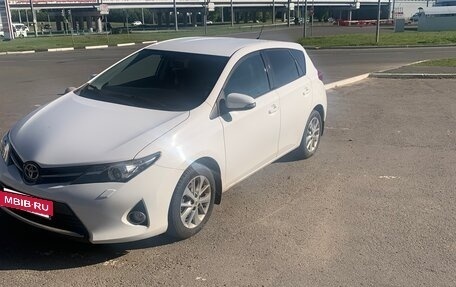 Toyota Auris II, 2013 год, 1 200 000 рублей, 2 фотография