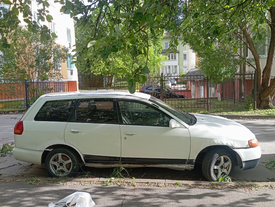 Nissan AD II, 2000 год, 85 000 рублей, 3 фотография
