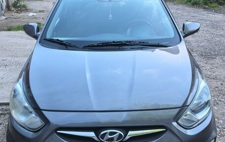 Hyundai Solaris II рестайлинг, 2011 год, 740 000 рублей, 1 фотография