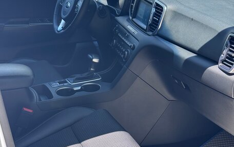 KIA Sportage IV рестайлинг, 2017 год, 2 250 000 рублей, 31 фотография