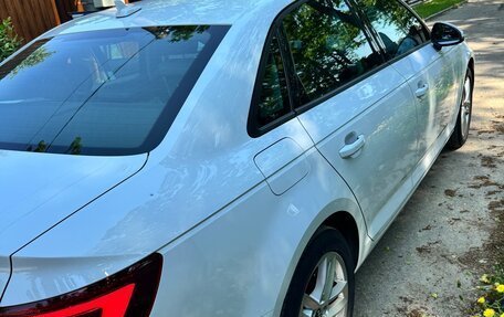 Audi A4, 2018 год, 2 300 000 рублей, 3 фотография
