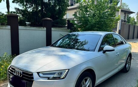 Audi A4, 2018 год, 2 300 000 рублей, 2 фотография