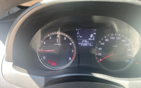 Hyundai Solaris II рестайлинг, 2011 год, 500 000 рублей, 7 фотография