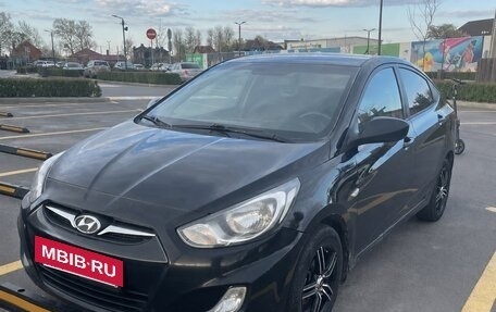 Hyundai Solaris II рестайлинг, 2011 год, 500 000 рублей, 3 фотография