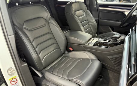 Volkswagen Touareg III, 2019 год, 4 500 000 рублей, 20 фотография