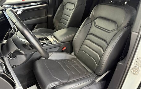 Volkswagen Touareg III, 2019 год, 4 500 000 рублей, 22 фотография