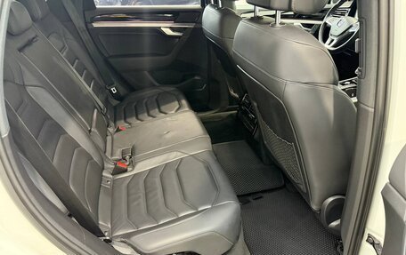 Volkswagen Touareg III, 2019 год, 4 500 000 рублей, 25 фотография