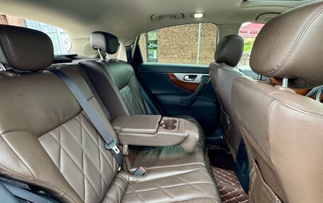 Infiniti FX II, 2011 год, 1 750 000 рублей, 25 фотография