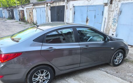 Hyundai Solaris II рестайлинг, 2011 год, 740 000 рублей, 4 фотография