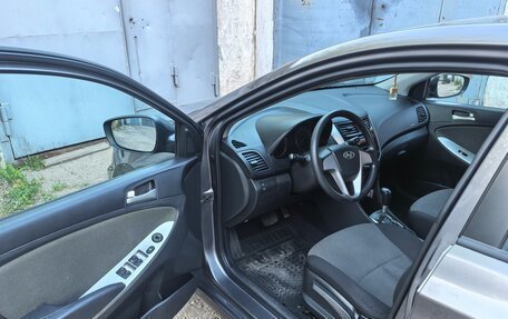 Hyundai Solaris II рестайлинг, 2011 год, 740 000 рублей, 8 фотография