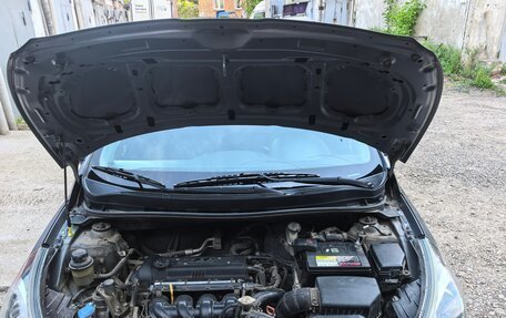 Hyundai Solaris II рестайлинг, 2011 год, 740 000 рублей, 14 фотография