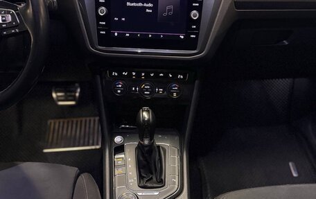 Volkswagen Tiguan II, 2018 год, 2 310 000 рублей, 12 фотография