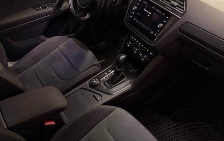 Volkswagen Tiguan II, 2018 год, 2 310 000 рублей, 15 фотография