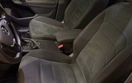 Volkswagen Tiguan II, 2018 год, 2 310 000 рублей, 10 фотография