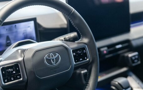 Toyota RAV4, 2025 год, 4 490 000 рублей, 13 фотография