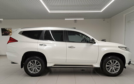 Mitsubishi Pajero Sport III рестайлинг, 2016 год, 2 999 000 рублей, 5 фотография