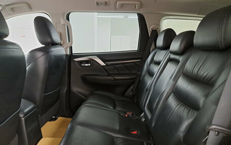 Mitsubishi Pajero Sport III рестайлинг, 2016 год, 2 999 000 рублей, 15 фотография