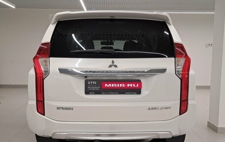 Mitsubishi Pajero Sport III рестайлинг, 2016 год, 2 999 000 рублей, 7 фотография