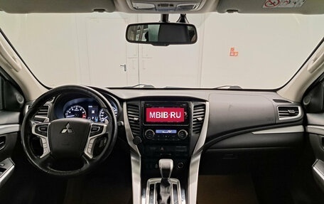 Mitsubishi Pajero Sport III рестайлинг, 2016 год, 2 999 000 рублей, 17 фотография