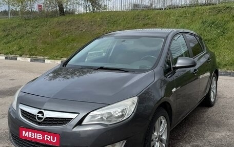Opel Astra J, 2012 год, 720 000 рублей, 1 фотография
