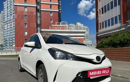 Toyota Vitz, 2015 год, 615 000 рублей, 2 фотография