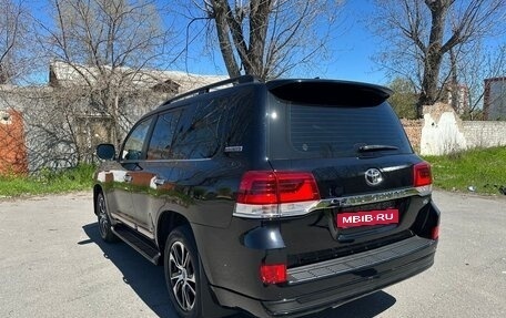 Toyota Land Cruiser 200, 2018 год, 5 100 000 рублей, 4 фотография