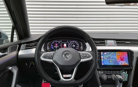 Volkswagen Passat B8 рестайлинг, 2020 год, 3 900 000 рублей, 15 фотография