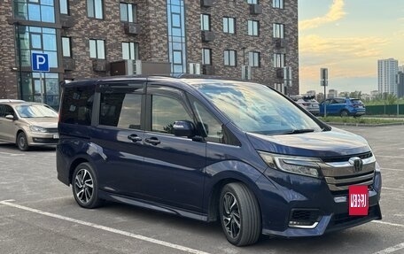 Honda Stepwgn IV, 2020 год, 2 200 000 рублей, 2 фотография