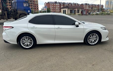 Toyota Camry, 2019 год, 2 730 000 рублей, 3 фотография