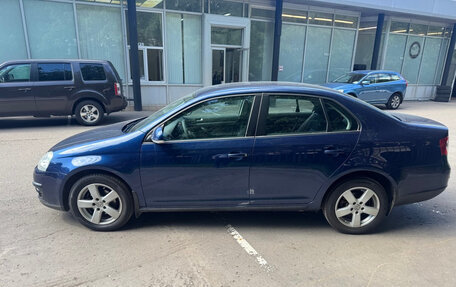 Volkswagen Jetta VI, 2010 год, 715 000 рублей, 3 фотография