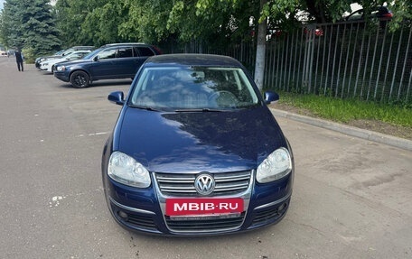 Volkswagen Jetta VI, 2010 год, 715 000 рублей, 2 фотография