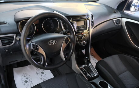 Hyundai i30 II рестайлинг, 2013 год, 849 000 рублей, 11 фотография