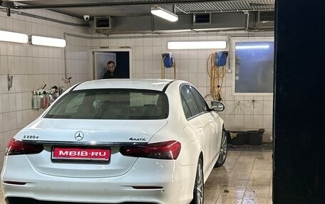Mercedes-Benz E-Класс, 2021 год, 5 500 000 рублей, 1 фотография