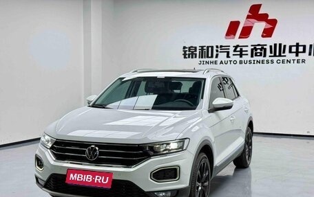 Volkswagen T-Roc I, 2022 год, 1 560 000 рублей, 1 фотография