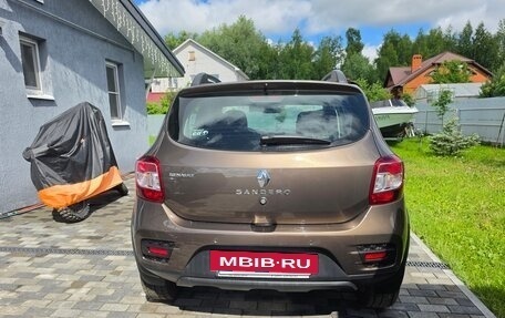 Renault Sandero II рестайлинг, 2018 год, 700 000 рублей, 3 фотография